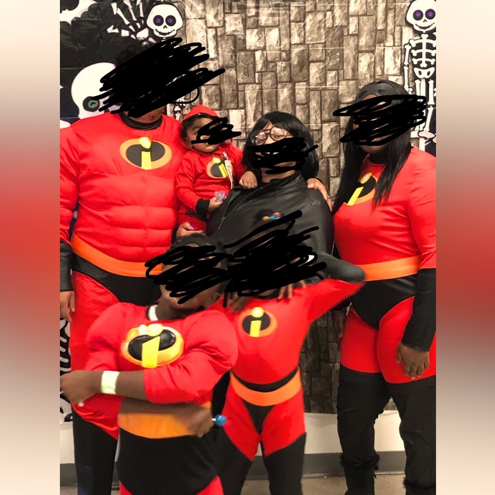 Incredibles costumes Women’s L/Xl men’s XXL, Baby 18m boys size 7y Girls size 6y